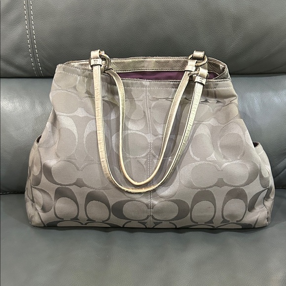 156 Coach Gabby Large Signature Tote - Picture 1 of 8